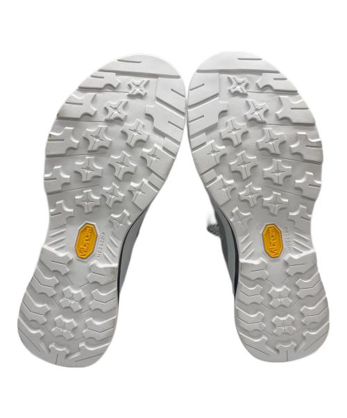 ARC'TERYX（アークテリクス）ARC'TERYX (アークテリクス) スニーカー ホワイト サイズ:23 未使用品の古着・服飾アイテム