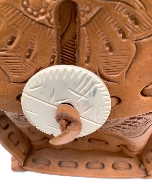 Carving Tribes（カービングトライブス）CARVING TRIBES (カービングトライブス) ハンドバッグ ブラウンの古着・服飾アイテム