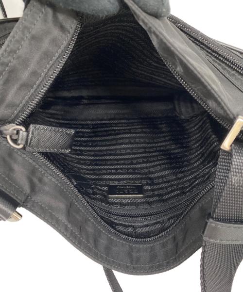 PRADA（プラダ）PRADA (プラダ) ナイロンショルダーバッグ ブラックの古着・服飾アイテム
