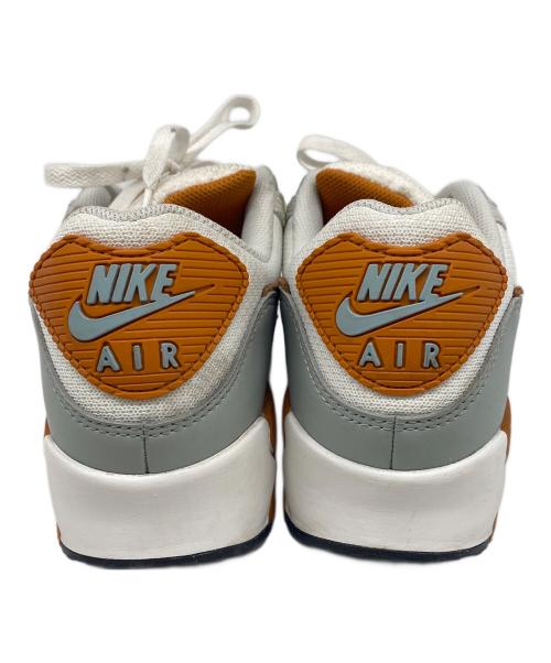 NIKE（ナイキ）NIKE (ナイキ) スニーカー ホワイト×ブラウン サイズ:28cmの古着・服飾アイテム