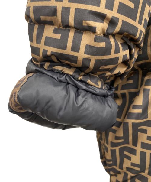 FENDI（フェンディ）FENDI (フェンディ) ダウンジャケット ブラウン サイズ:12の古着・服飾アイテム