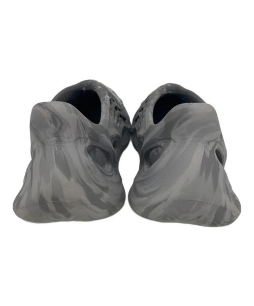 adidas（アディダス）adidas (アディダス) adidas イージーフォームランナー グレー サイズ:29.5cmの古着・服飾アイテム