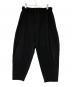 HOMME PLISSE ISSEY MIYAKE（オム プリッセ イッセイ ミヤケ）の古着「プリーツテーパードパンツ」｜ブラック