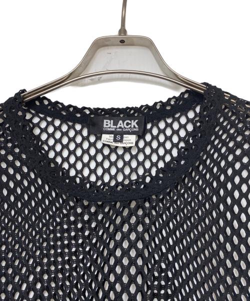 COMME des GARCONS（コムデギャルソン）COMME des GARCONS (コムデギャルソン) COMME des GARCONS　ロゴプリントメッシュカットソー ブラック サイズ:Sの古着・服飾アイテム