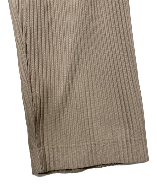 HOMME PLISSE ISSEY MIYAKE（オム プリッセ イッセイ ミヤケ）HOMME PLISSE ISSEY MIYAKE (オム プリッセ イッセイ ミヤケ) プリーツテーパードパンツ ベージュ サイズ:Sの古着・服飾アイテム