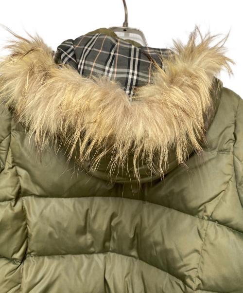 BURBERRY BLUE LABEL（バーバリーロンドンブルーレーベル）BURBERRY BLUE LABEL (バーバリーロンドンブルーレーベル) ダウンコート カーキ サイズ:36の古着・服飾アイテム