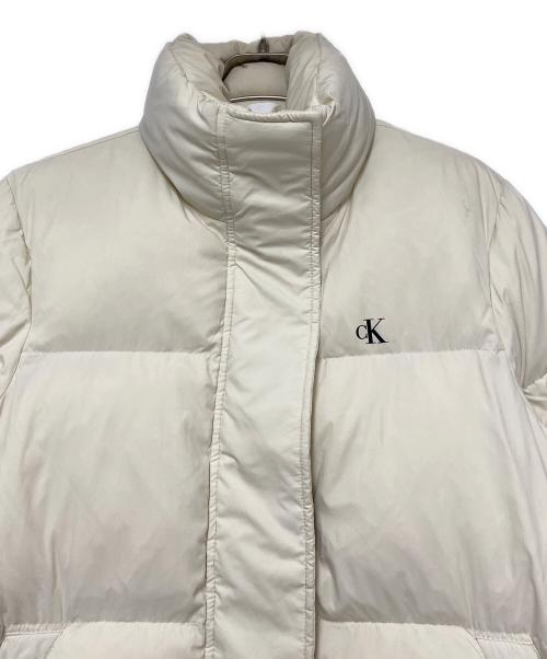 Calvin Klein Jeans（カルバンクラインジーンズ）Calvin Klein Jeans (カルバンクラインジーンズ) ダウンジャケット ホワイト サイズ:XSの古着・服飾アイテム