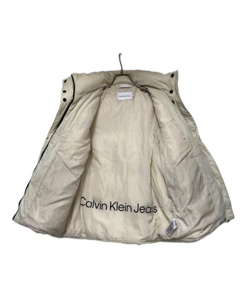 Calvin Klein Jeans（カルバンクラインジーンズ）Calvin Klein Jeans (カルバンクラインジーンズ) ダウンジャケット ホワイト サイズ:XSの古着・服飾アイテム