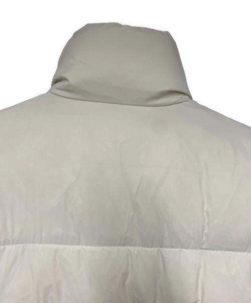 Calvin Klein Jeans（カルバンクラインジーンズ）Calvin Klein Jeans (カルバンクラインジーンズ) ダウンジャケット ホワイト サイズ:XSの古着・服飾アイテム