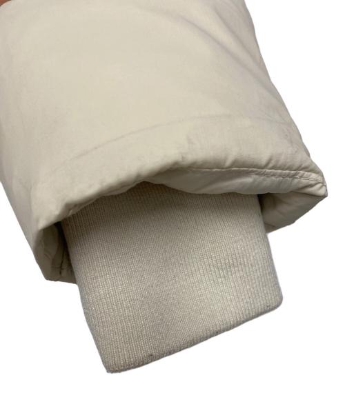 Calvin Klein Jeans（カルバンクラインジーンズ）Calvin Klein Jeans (カルバンクラインジーンズ) ダウンジャケット ホワイト サイズ:XSの古着・服飾アイテム