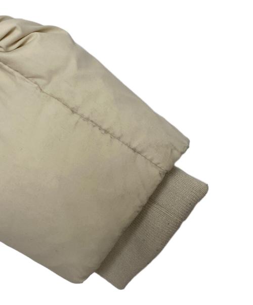 Calvin Klein Jeans（カルバンクラインジーンズ）Calvin Klein Jeans (カルバンクラインジーンズ) ダウンジャケット ホワイト サイズ:XSの古着・服飾アイテム