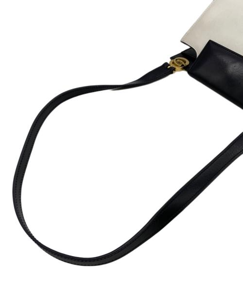 CELINE（セリーヌ）CELINE (セリーヌ) ショルダーバッグ ホワイト×ブラックの古着・服飾アイテム