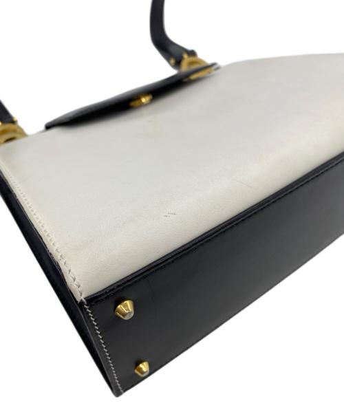 CELINE（セリーヌ）CELINE (セリーヌ) ショルダーバッグ ホワイト×ブラックの古着・服飾アイテム