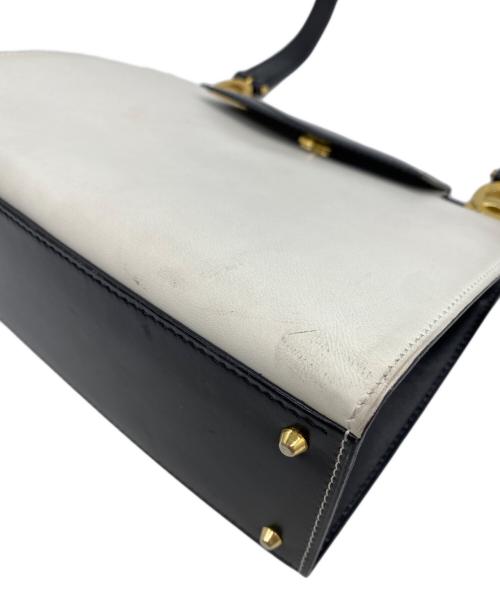 CELINE（セリーヌ）CELINE (セリーヌ) ショルダーバッグ ホワイト×ブラックの古着・服飾アイテム