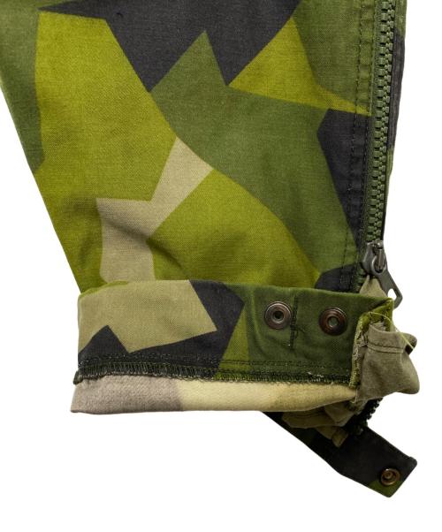 ミリタリー（ミリタリー）ミリタリー (ミリタリー) スカンジナイアカモフィールドパンツ グリーン サイズ:Mの古着・服飾アイテム