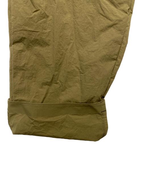 DESCENTE PAUSE（デサントポーズ）DESCENTE PAUSE (デサントポーズ) EASY SLACKS DESCENTE カーキ サイズ:Mの古着・服飾アイテム