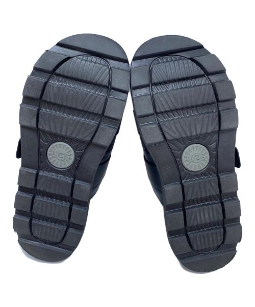 UGG（アグ）UGG (アグ) Capitola Buckle Slide ブラック サイズ:26cmの古着・服飾アイテム