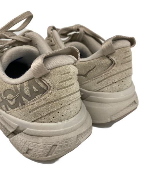HOKAONEONE（ホカオネオネ）HOKAONEONE (ホカオネオネ) スニーカー ベージュ サイズ:26.5の古着・服飾アイテム