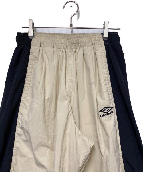 UMBRO（アンブロ）UMBRO (アンブロ) FREAK'S STORE (フリークスストア) ナイロンパンツ ベージュ×ブラック サイズ:Lの古着・服飾アイテム