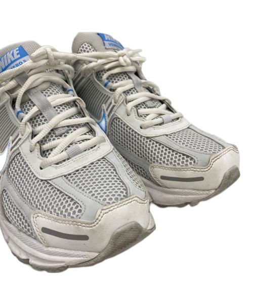 NIKE（ナイキ）NIKE (ナイキ) スニーカー ホワイト サイズ:27の古着・服飾アイテム