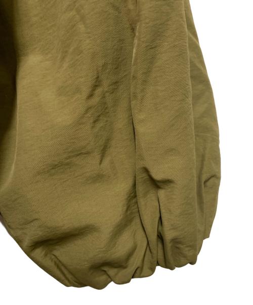 iS ScoLar（イズ スカラー）iS ScoLar (イズ スカラー) 花刺繍中綿ブルゾン オリーブ サイズ:M 未使用品の古着・服飾アイテム