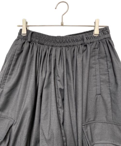 NO ID.（ノーアイディー）NO ID. (ノーアイディー) ギャザーバギーカーゴトラウザーズ グレー サイズ:1の古着・服飾アイテム