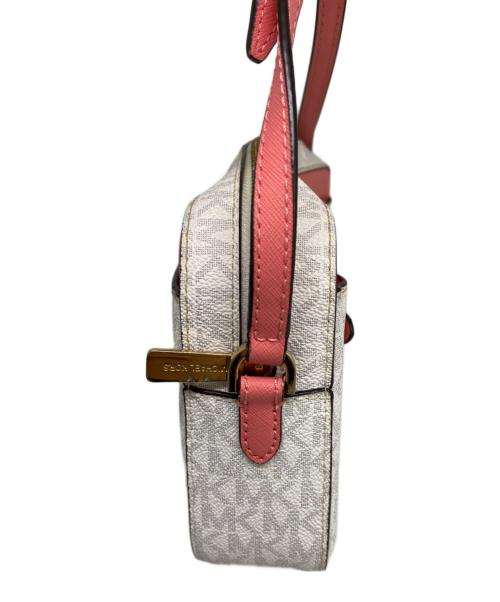 MICHAEL KORS（マイケル・コース）MICHAEL KORS (マイケル・コース) ショルダーバッグ ホワイト×ピンクの古着・服飾アイテム