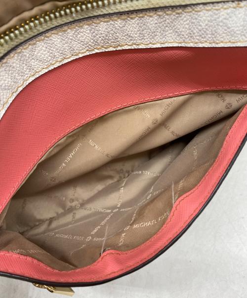 MICHAEL KORS（マイケル・コース）MICHAEL KORS (マイケル・コース) ショルダーバッグ ホワイト×ピンクの古着・服飾アイテム