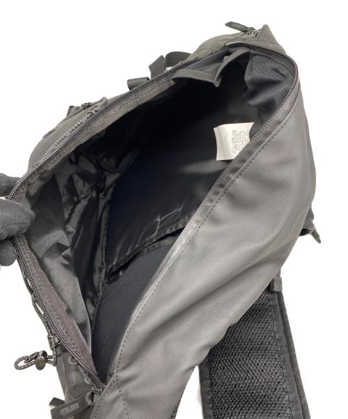 OAKLEY（オークリー）OAKLEY (オークリー) ラチチュード スリングバッグ ブラックの古着・服飾アイテム