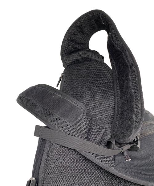 OAKLEY（オークリー）OAKLEY (オークリー) ラチチュード スリングバッグ ブラックの古着・服飾アイテム