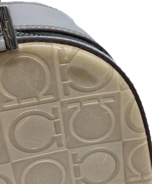 Salvatore Ferragamo（サルヴァトーレ フェラガモ）Salvatore Ferragamo (サルヴァトーレ フェラガモ) ハンドバッグ ベージュの古着・服飾アイテム