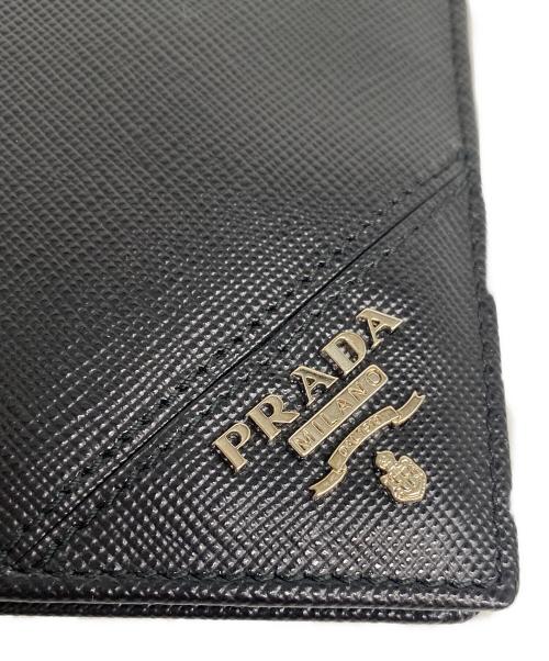 PRADA（プラダ）PRADA (プラダ) 2つ折り財布 ブラックの古着・服飾アイテム