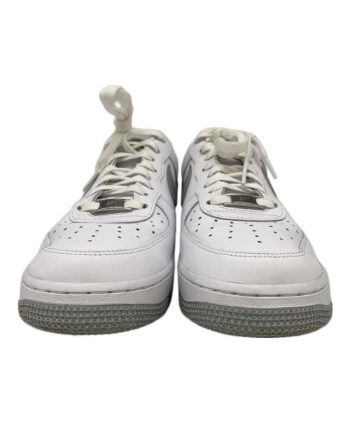 NIKE（ナイキ）NIKE (ナイキ) スニーカー ホワイト×グレー サイズ:26.5の古着・服飾アイテム