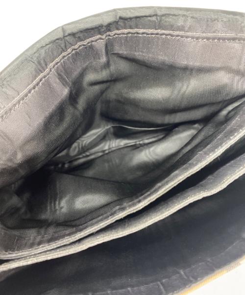 Burberry's（バーバリー）Burberry's (バーバリー) ショルダーバッグ ブラウン×ブラックの古着・服飾アイテム