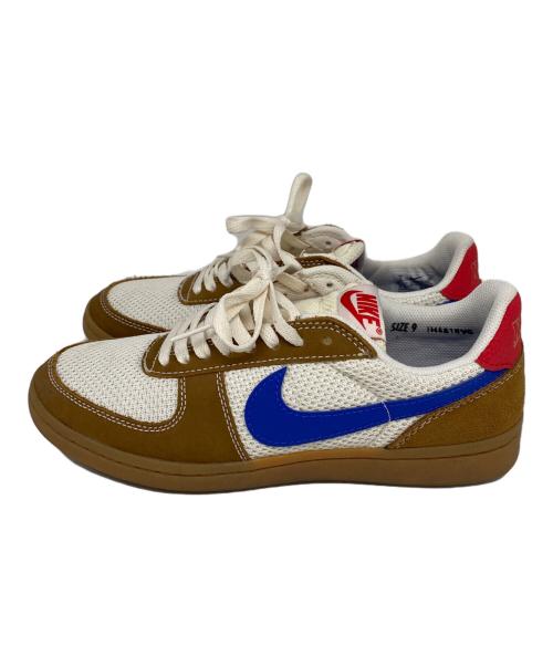 NIKE（ナイキ）NIKE (ナイキ) ローカットスニーカー ベージュ×ホワイト サイズ:27の古着・服飾アイテム