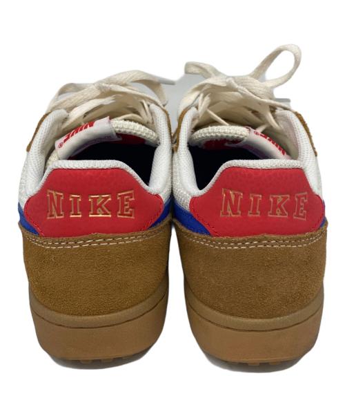 NIKE（ナイキ）NIKE (ナイキ) ローカットスニーカー ベージュ×ホワイト サイズ:27の古着・服飾アイテム