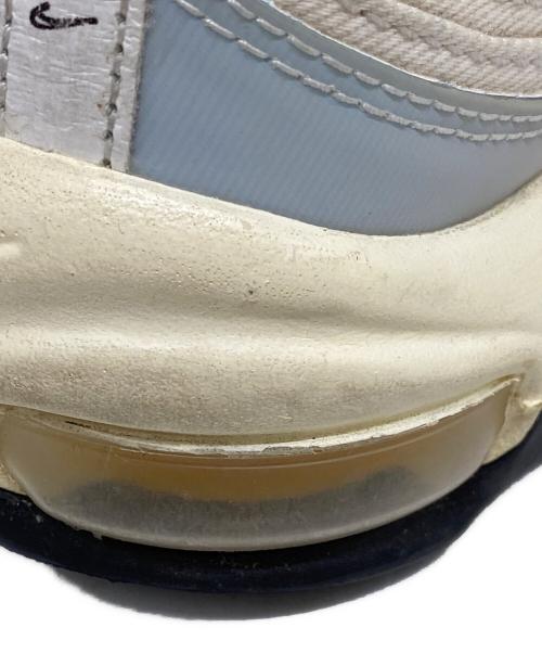 NIKE（ナイキ）NIKE (ナイキ) ローカットスニーカー ベージュ サイズ:24.5の古着・服飾アイテム