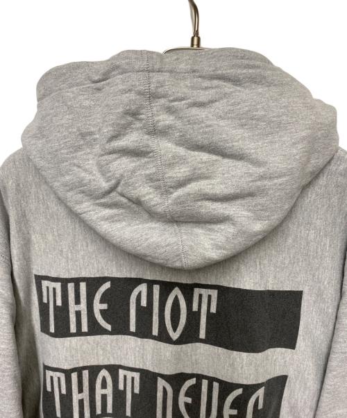SUPREME（シュプリーム）SUPREME (シュプリーム) Riot Pullover Hoodie グレー サイズ:XLの古着・服飾アイテム