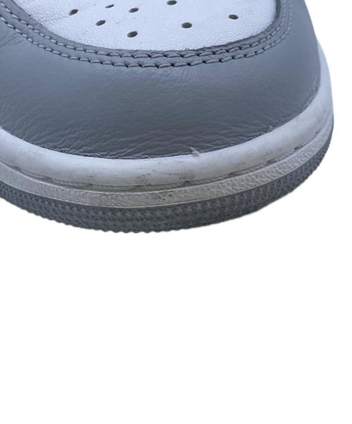 NIKE（ナイキ）NIKE (ナイキ) スニーカー ホワイト×グレー サイズ:26cmの古着・服飾アイテム