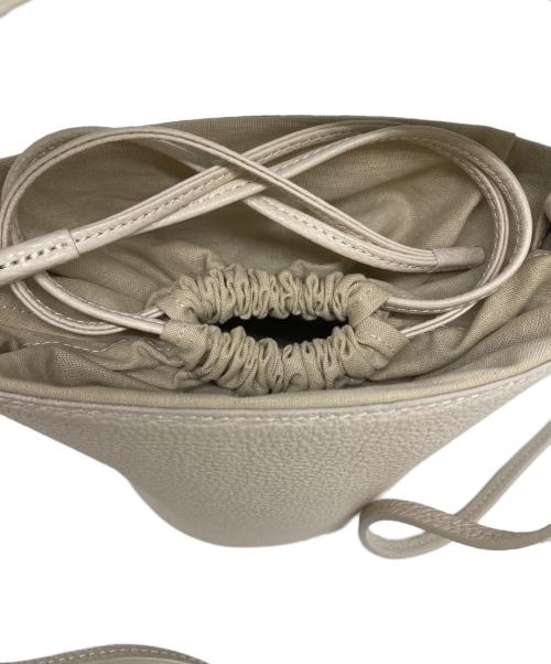 AYAKO（アヤコ）AYAKO (アヤコ) 巾着ショルダーバッグ ベージュの古着・服飾アイテム