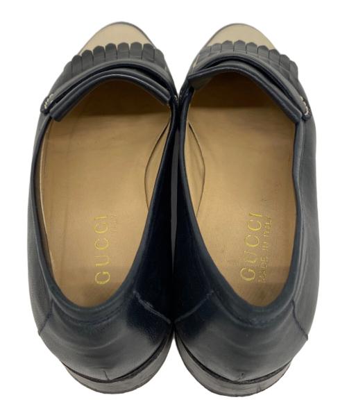 GUCCI（グッチ）GUCCI (グッチ) フリンジローファー ブラック×ホワイト サイズ:7Bの古着・服飾アイテム