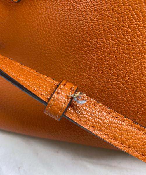CHARLES & KEITH（チャールズアンドキース）CHARLES & KEITH (チャールズアンドキース) CHARLES & KEITH　ダブルハンドル ミニダッフルバッグ オレンジの古着・服飾アイテム