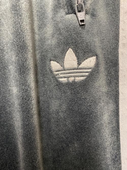 adidas Originals（アディダスオリジナル）adidas originals (アディダスオリジナル) adidas originals ファイヤーバード トラックパンツ ベロア グレー サイズ:Lの古着・服飾アイテム