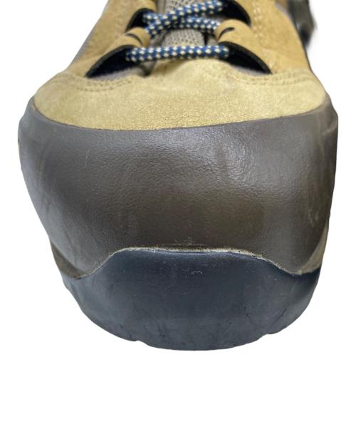 mont-bell（モンベル）mont-bell (モンベル) トレッキングシューズ ベージュ サイズ:28の古着・服飾アイテム