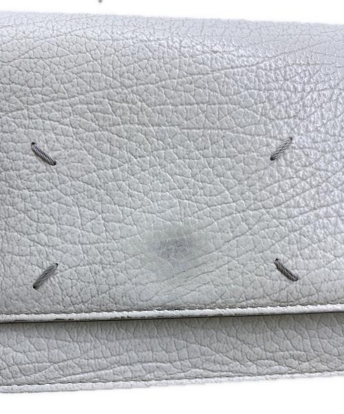 Maison Margiela（メゾンマルジェラ）Maison Margiela (メゾンマルジェラ) 4ステッチレザーチェーンウォレットショルダーバッグ ホワイトの古着・服飾アイテム