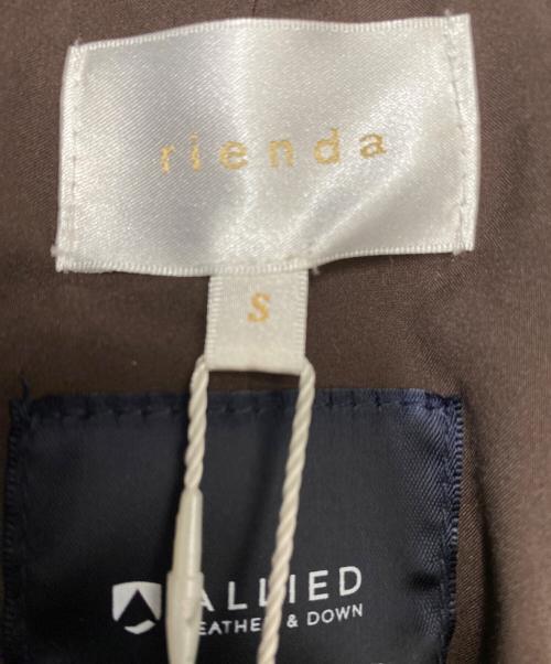 rienda（リエンダ）rienda (リエンダ) rienda　Faux FurミディライトダウンCT ブラウン サイズ:S 未使用品の古着・服飾アイテム