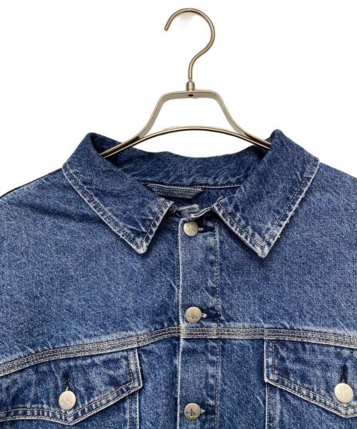 Calvin Klein（カルバンクライン）Calvin Klein (カルバンクライン) Calvin Klein　ボクシークロップドデニムジャケット インディゴ サイズ:S 未使用品の古着・服飾アイテム