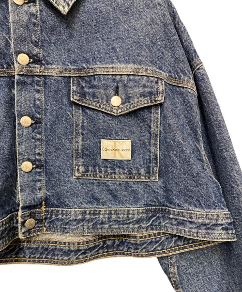 Calvin Klein（カルバンクライン）Calvin Klein (カルバンクライン) Calvin Klein　ボクシークロップドデニムジャケット インディゴ サイズ:S 未使用品の古着・服飾アイテム