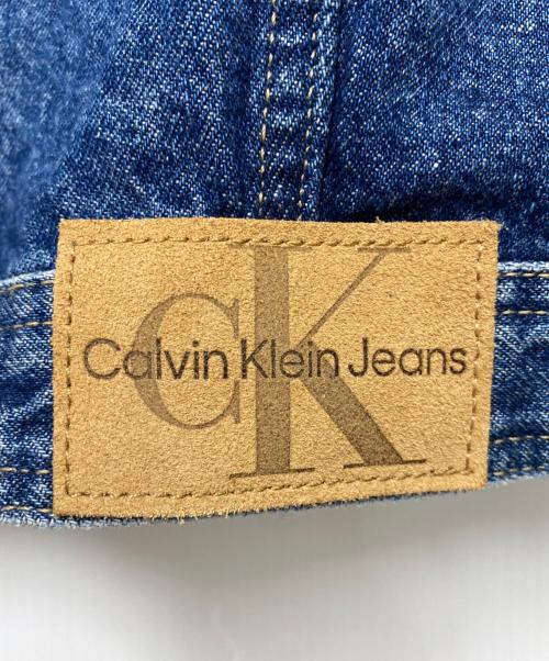 Calvin Klein（カルバンクライン）Calvin Klein (カルバンクライン) Calvin Klein　ボクシークロップドデニムジャケット インディゴ サイズ:S 未使用品の古着・服飾アイテム