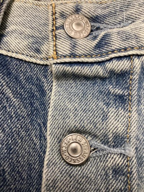 LEVI'S（リーバイス）LEVI'S (リーバイス) LEVI'S　ボタン付きミディスカート インディゴ サイズ:W23 未使用品の古着・服飾アイテム